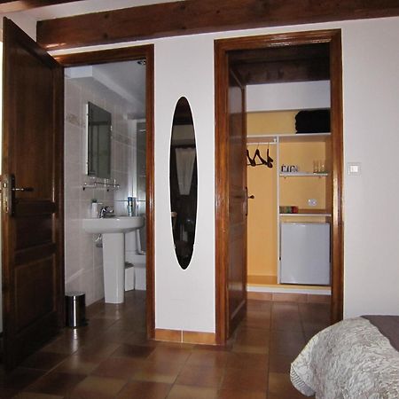 Bed and Breakfast La Frandomiere Saint-Martin-de-Londres Zimmer foto