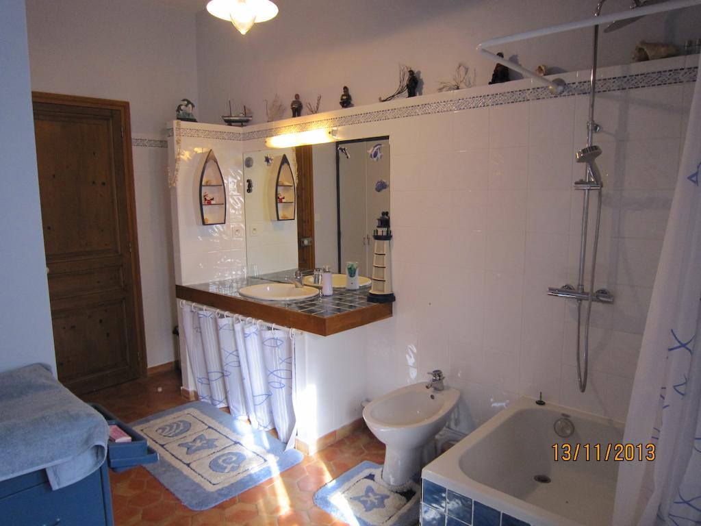 Bed and Breakfast La Frandomiere Saint-Martin-de-Londres Zimmer foto