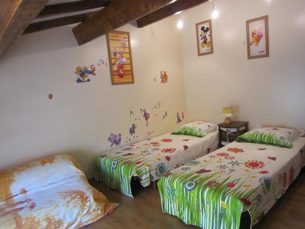 Bed and Breakfast La Frandomiere Saint-Martin-de-Londres Zimmer foto