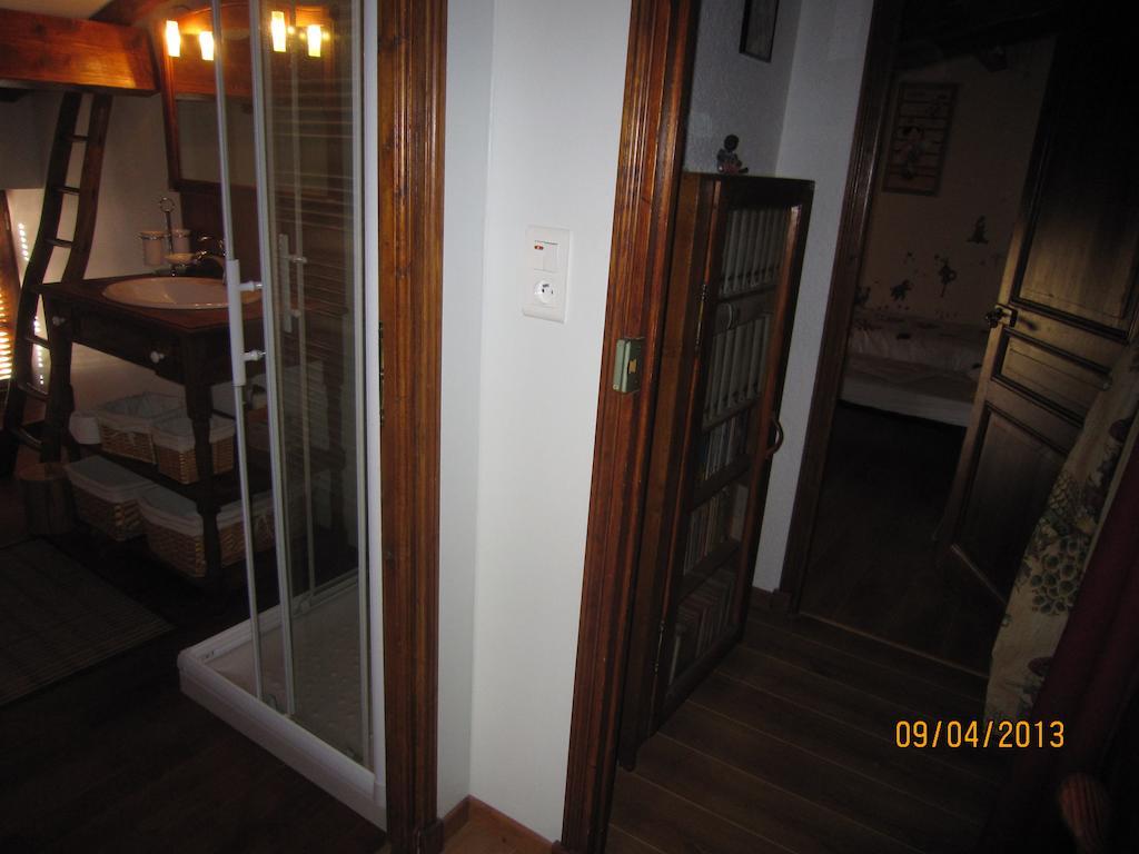 Bed and Breakfast La Frandomiere Saint-Martin-de-Londres Zimmer foto