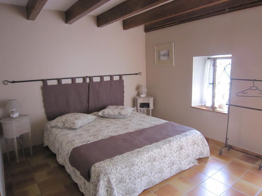 Bed and Breakfast La Frandomiere Saint-Martin-de-Londres Zimmer foto