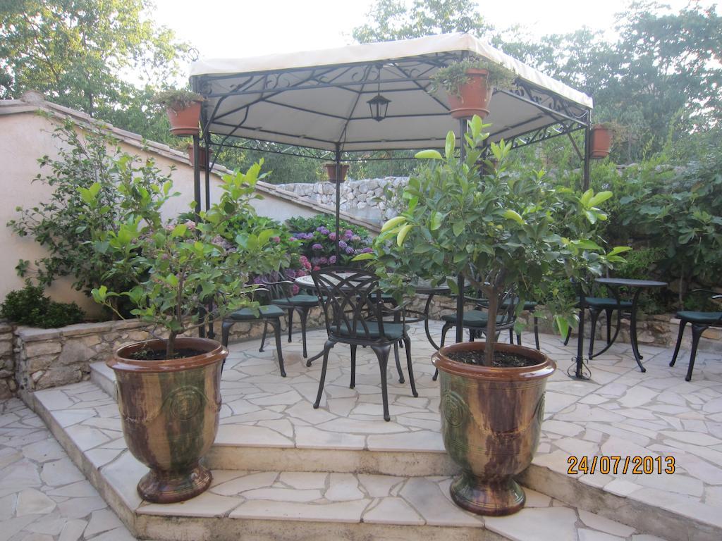 Bed and Breakfast La Frandomiere Saint-Martin-de-Londres Exterior foto