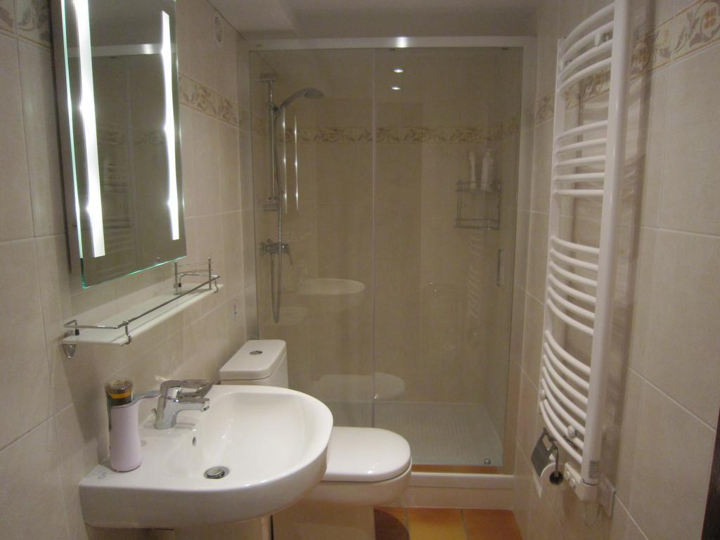 Bed and Breakfast La Frandomiere Saint-Martin-de-Londres Zimmer foto